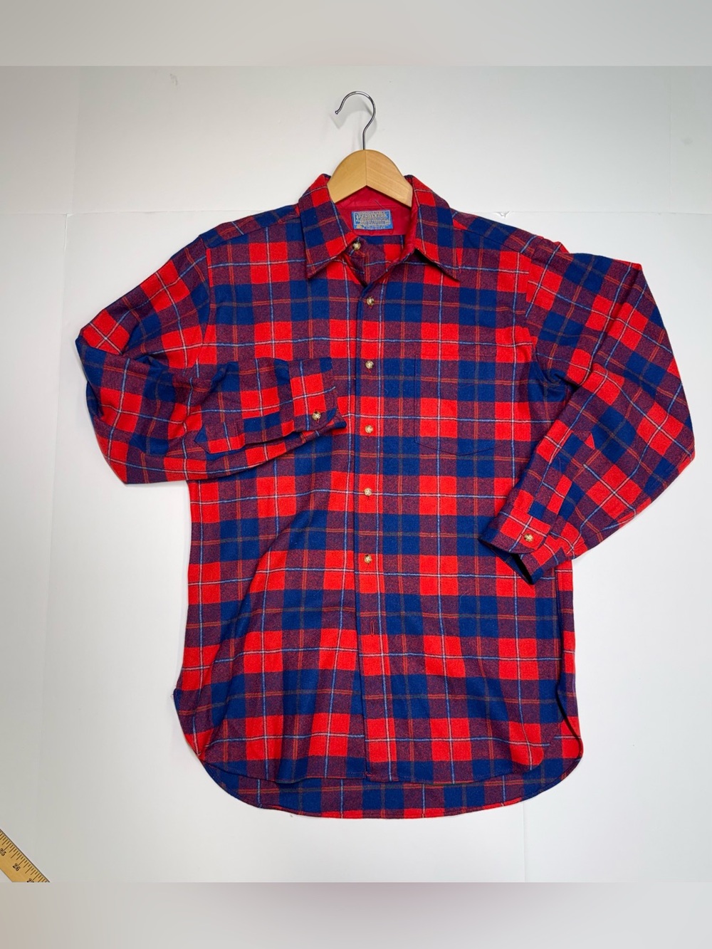 Pendleton Plaid Button-Up Shirt 100% Vingin Wool Mens Size Medium Made In USA
